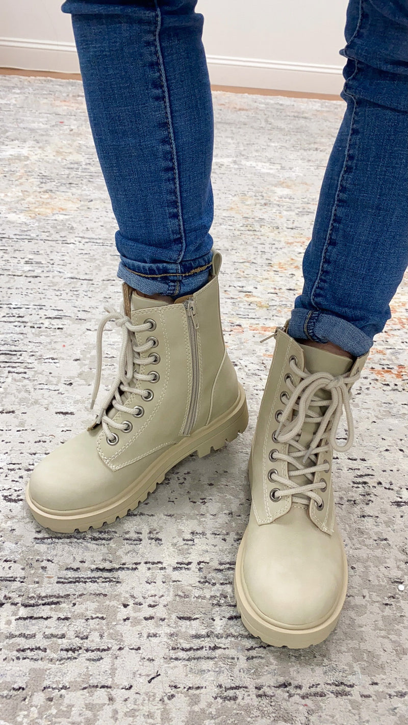Grant Lace-Up Boots- Light Beige